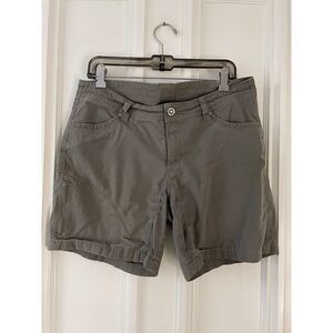 Kuhl khaki green women’s shorts 12